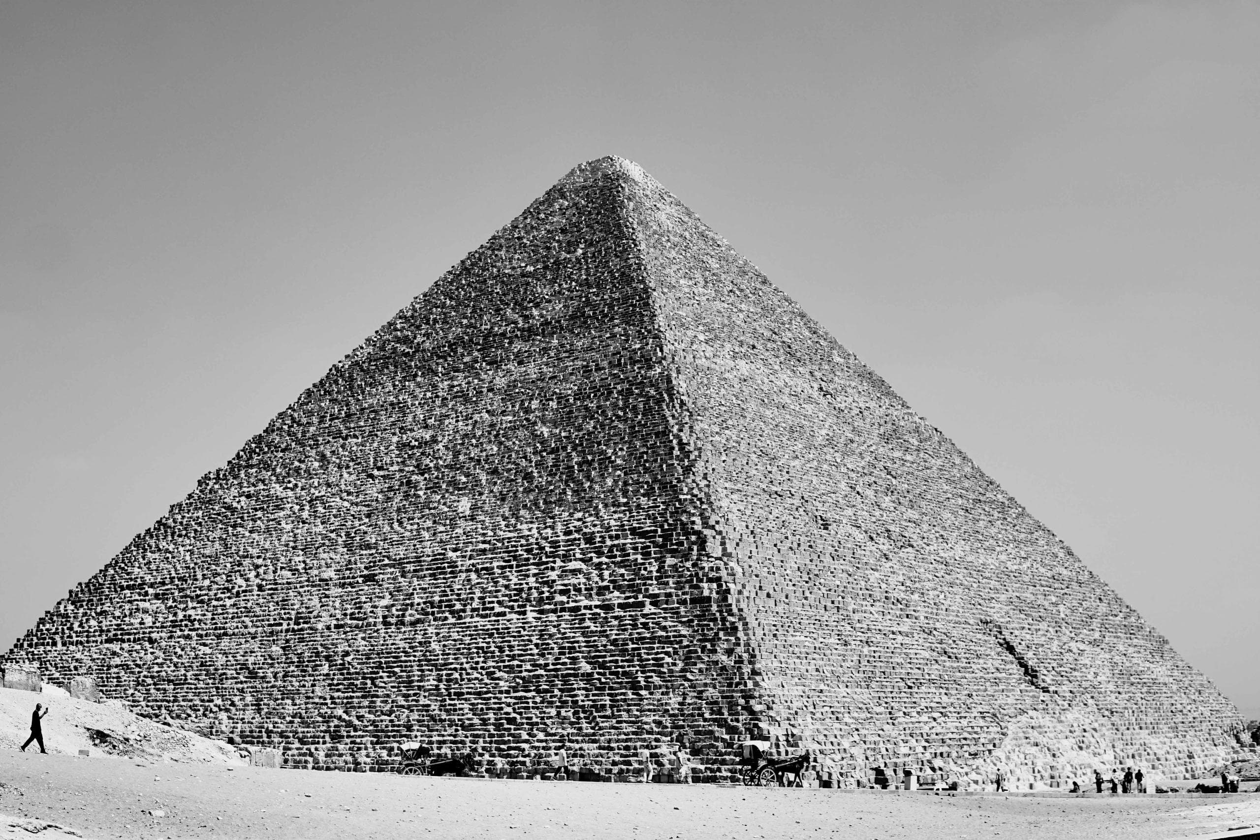 Bei den Pyramiden